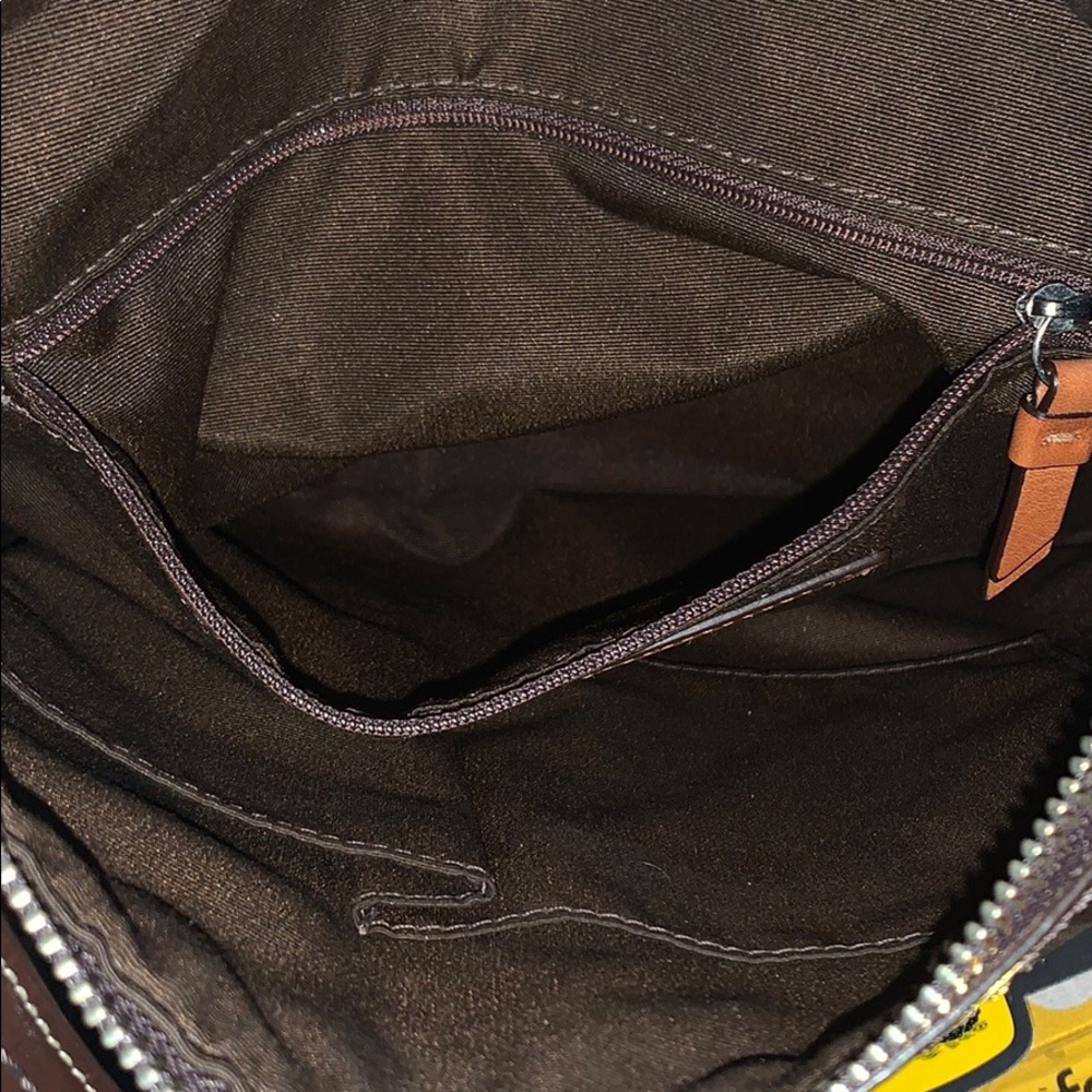 coach purse  looks brand new